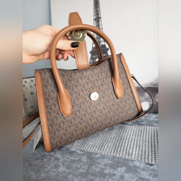 ❗️LOW START❗️Michael Kors Gabby Small Logo Satchel- NWT - Picture 8 of 16